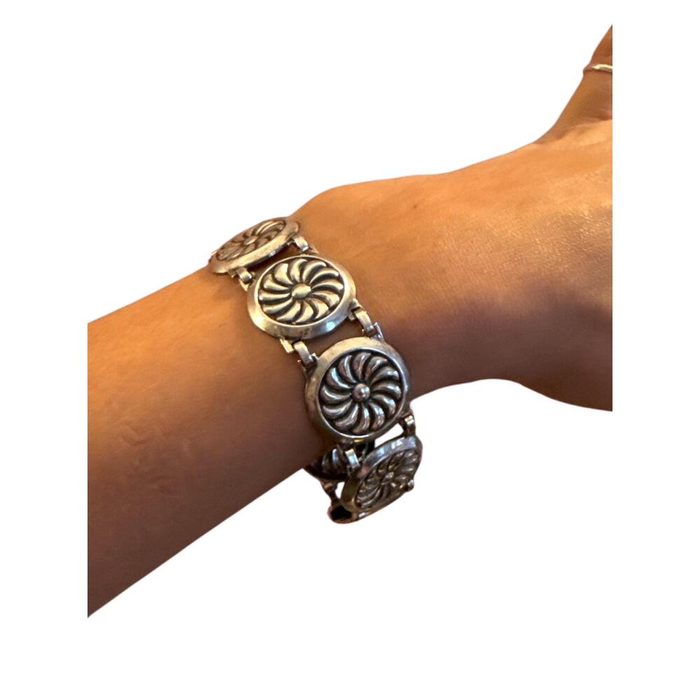 Vintage Navajo-style Sterling Silver Motif Chain Bravelet